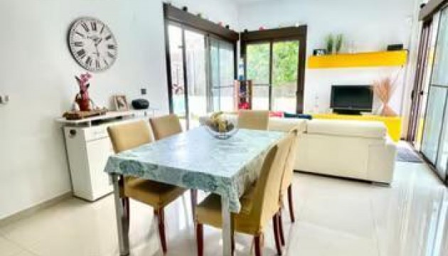 Odsprzedaż - Detached Villa - Orihuela Costa - Lomas de Cabo Roig