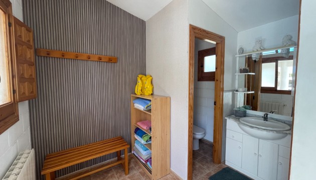 Перепродажа - деревенский дом - Elda