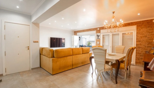 Odsprzedaż - Apartment - Torrevieja - Playa del Cura