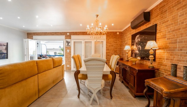 Odsprzedaż - Apartment - Torrevieja - Playa del Cura