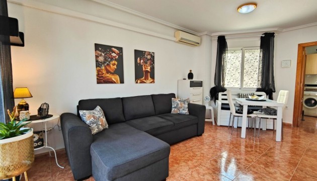 Odsprzedaż - Apartment - Torrevieja - Playa del Cura