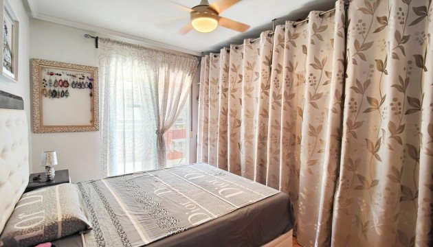 Odsprzedaż - Apartment - Torrevieja - Playa del Cura