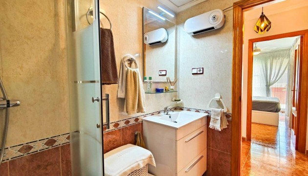 Odsprzedaż - Apartment - Torrevieja - Playa del Cura