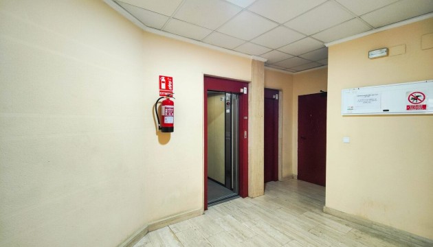 Odsprzedaż - Apartment - Torrevieja - Playa del Cura