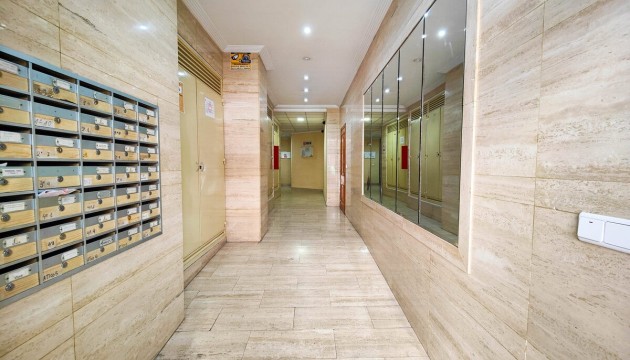 Odsprzedaż - Apartment - Torrevieja - Playa del Cura