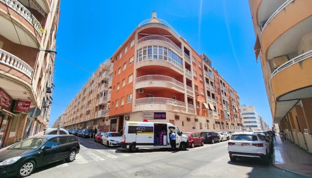 Odsprzedaż - Apartment - Torrevieja - Playa del Cura
