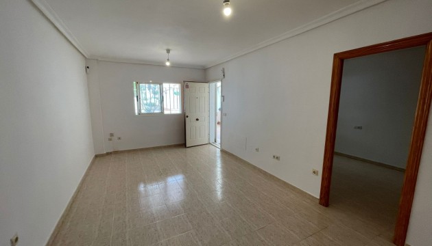 Resale - Apartment - Orihuela Costa