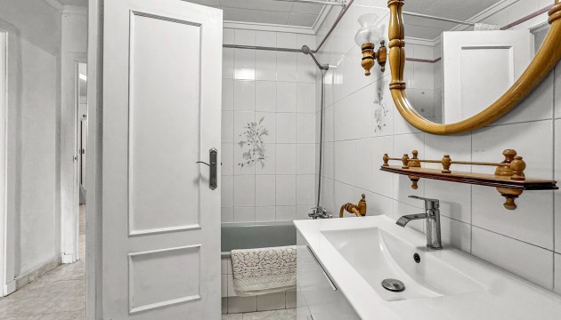 Odsprzedaż - Apartment - Torrevieja - Playa de los Locos