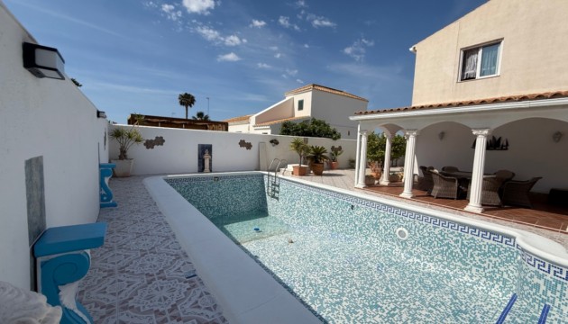 Перепродажа - Таунхаус - Torrevieja