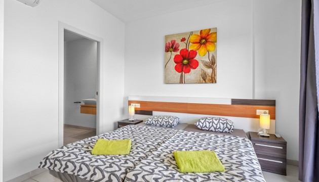 Odsprzedaż - Apartment - Orihuela Costa - La Zenia