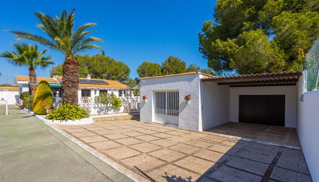 Odsprzedaż - Detached Villa - Orihuela - Orihuela Costa