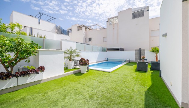 Herverkoop - Detached Villa - Torrevieja