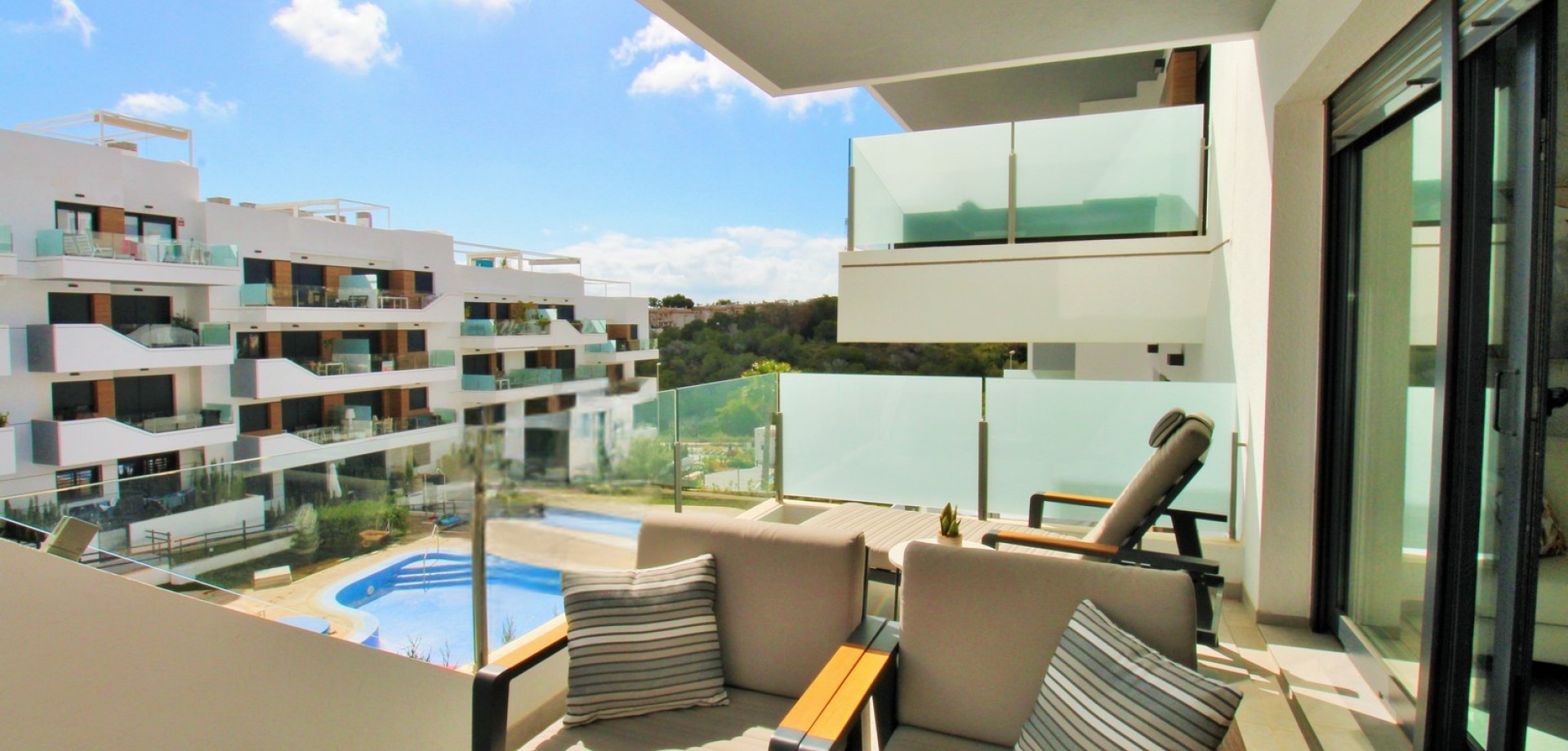 Apartment in Villamartin - Image 2