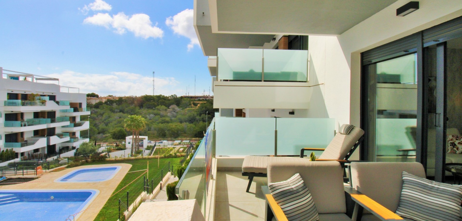 Apartment in Villamartin - Image 3