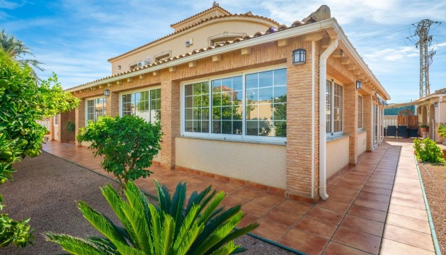 Begagnad - Fristående Villa - Torrevieja - El chaparral