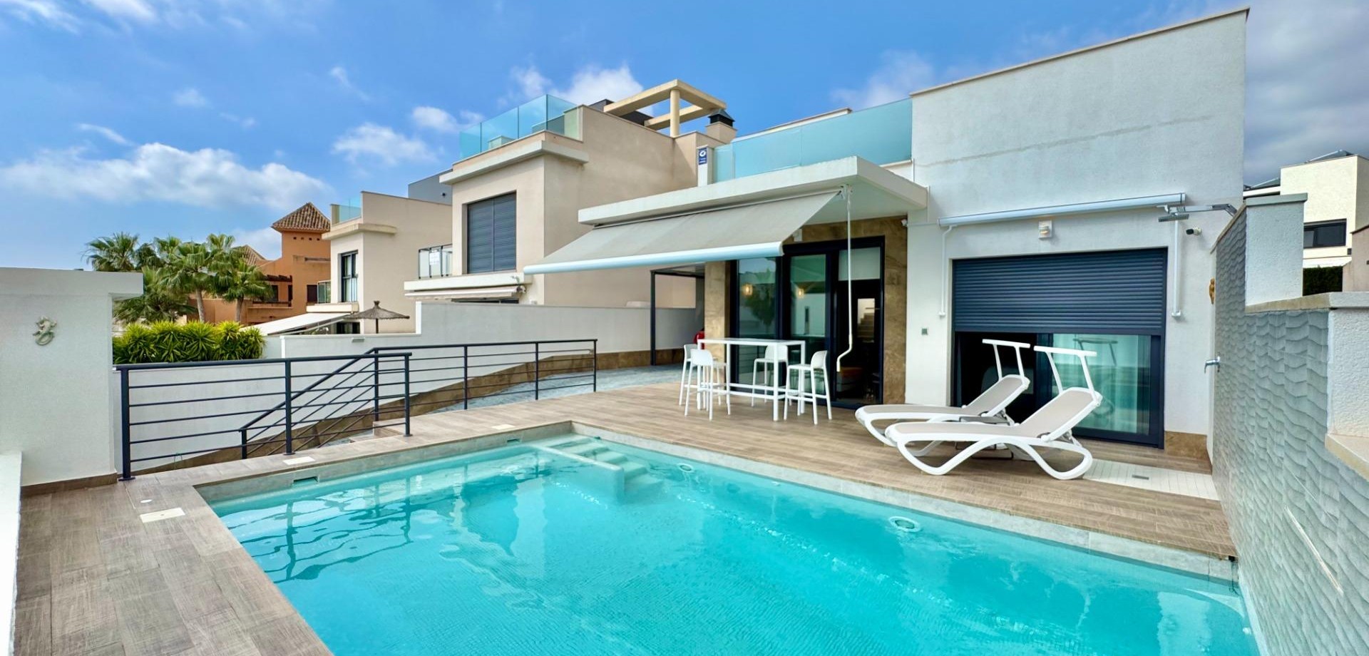 House in San Miguel de Salinas - view 1