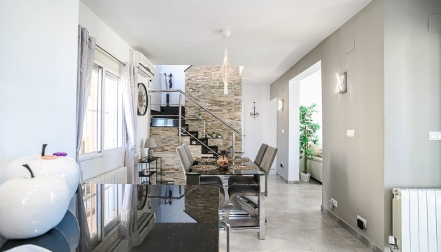 Resale - House - Algorfa