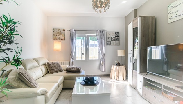 Resale - House - Algorfa