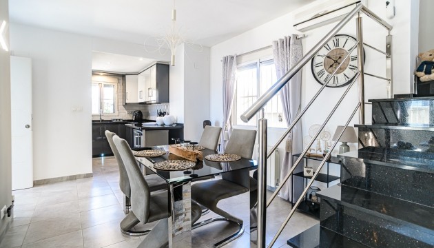Resale - House - Algorfa