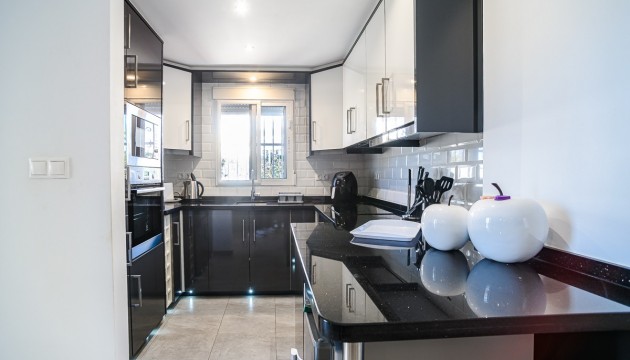 Resale - House - Algorfa