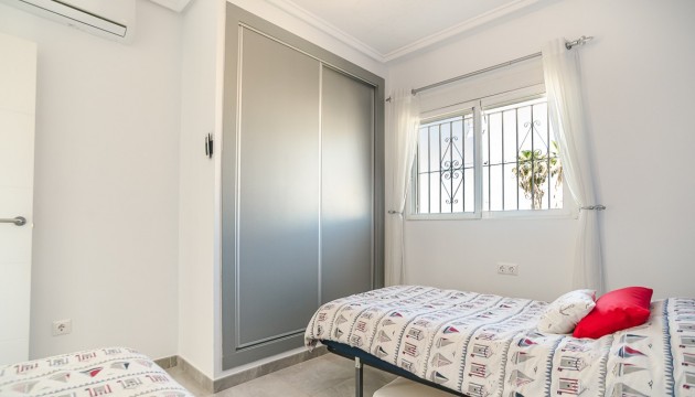 Resale - House - Algorfa