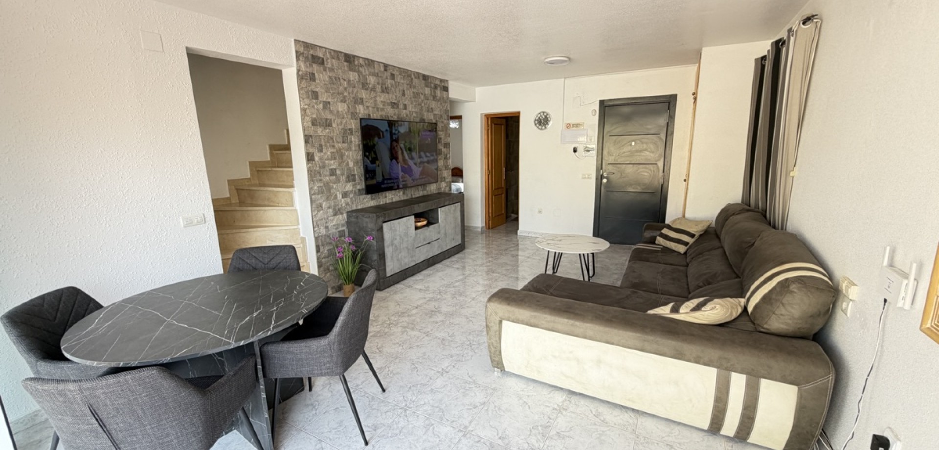 House in Villamartin - Image 2