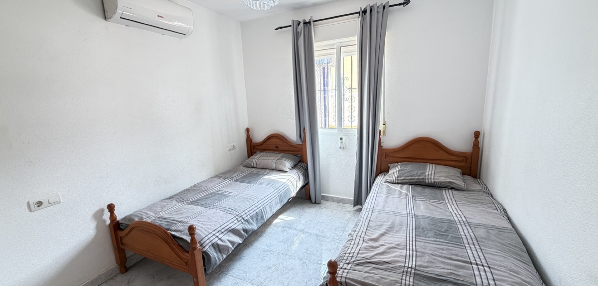 House in Villamartin - Image 5