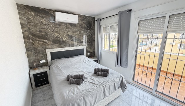 Videresalg - Detached Villa - Orihuela Costa - Villamartín