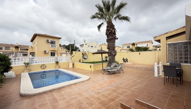 Videresalg - Detached Villa - Orihuela Costa - Villamartín