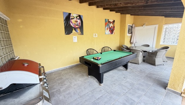 Videresalg - Detached Villa - Orihuela Costa - Villamartín