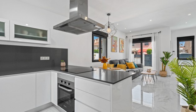 Resale - Detached Villa - Torrevieja