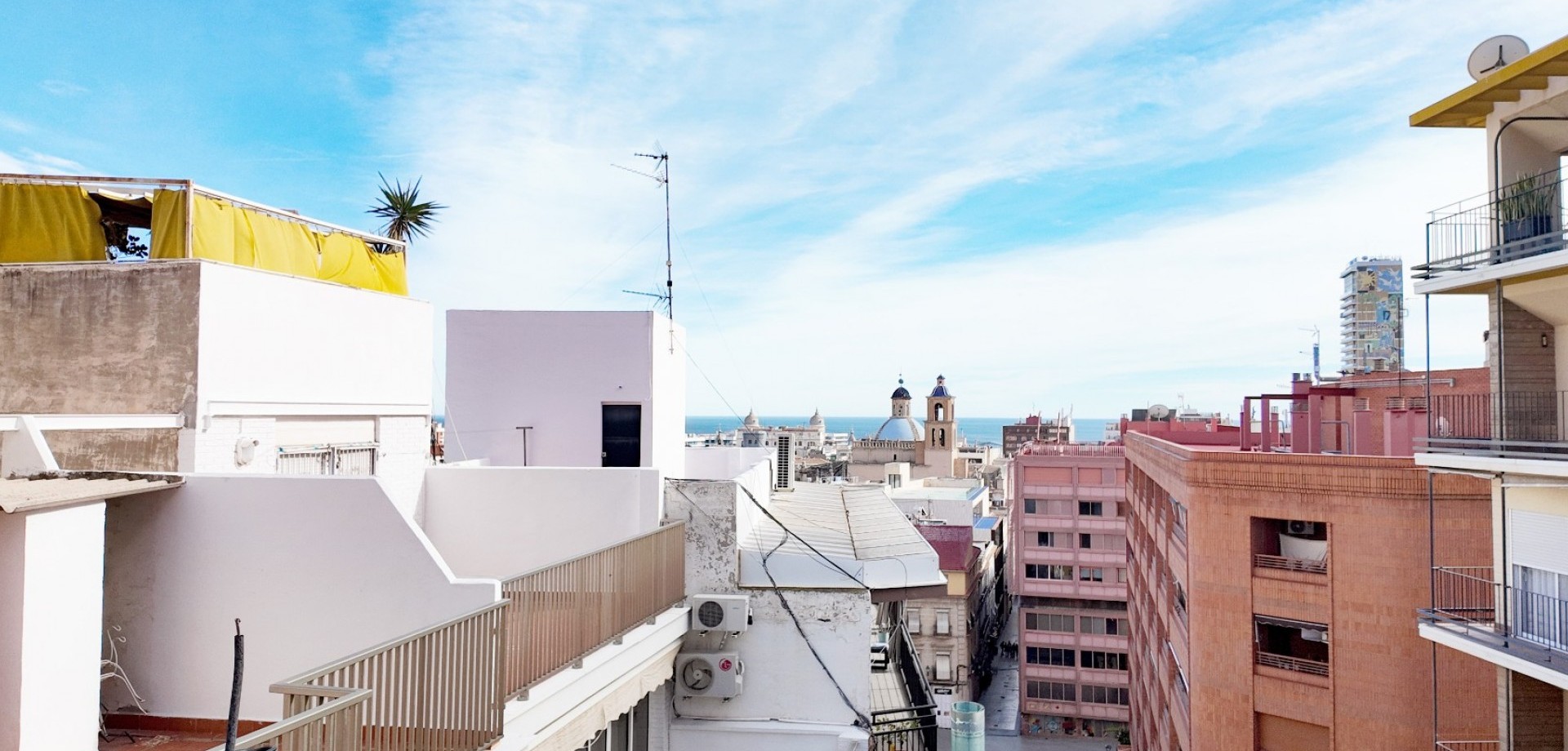 Apartment in Alicante - Image 2