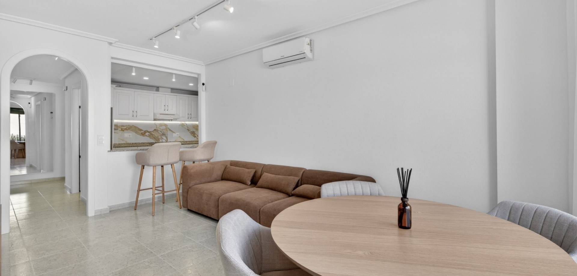 Apartment in Dehesa de Campoamor - Image 2
