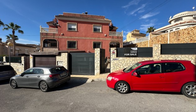 Resale - Townhouse - San Miguel de Salinas