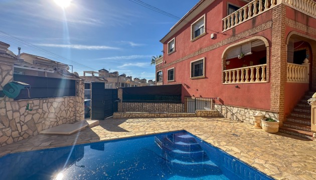 Resale - Townhouse - San Miguel de Salinas