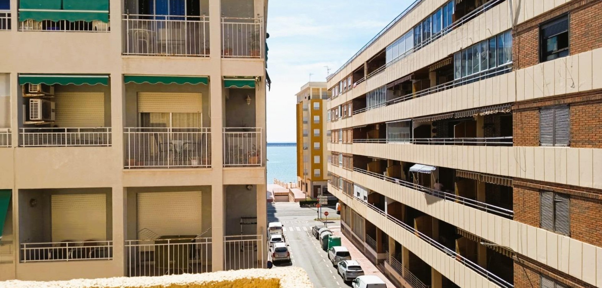 Apartment in Torrevieja - Image 2