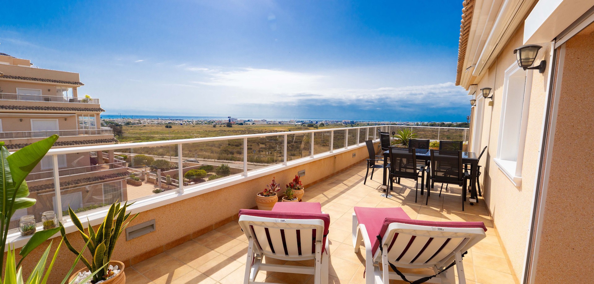 Apartment in Villamartin - view 1