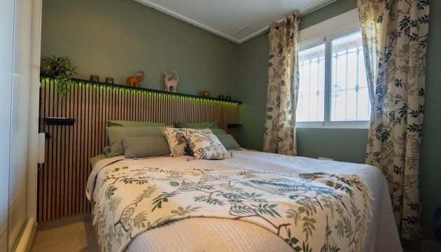 Resale - Apartment - Orihuela Costa - Villamartín