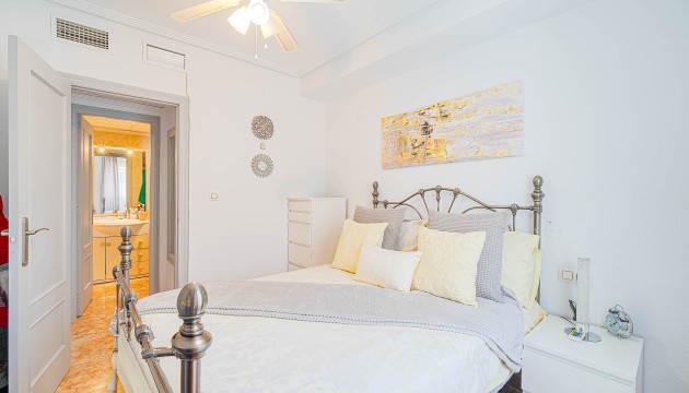Resale - Apartment - Orihuela Costa - Punta Prima
