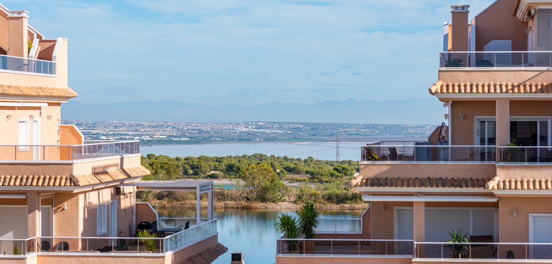 Apartment in Villamartin - Image 2