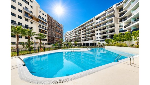 Resale - Apartment - Orihuela Costa - Campoamor