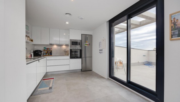 Resale - Apartment - Orihuela Costa - Campoamor
