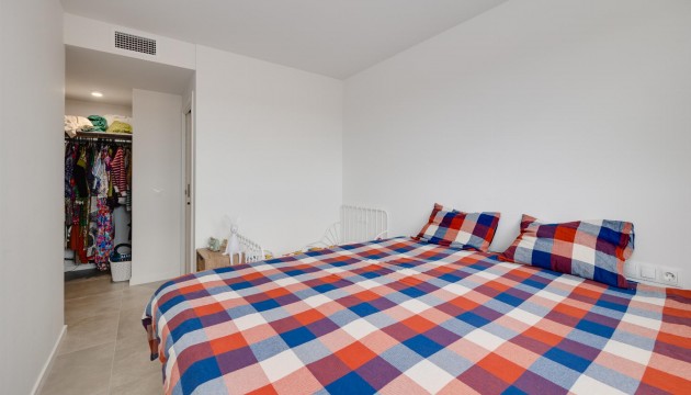 Resale - Apartment - Orihuela Costa - Campoamor