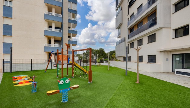 Resale - Apartment - Orihuela Costa - Campoamor
