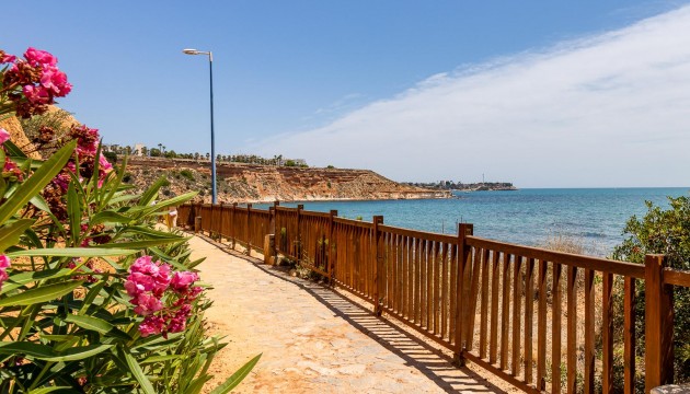 Resale - Apartment - Orihuela Costa - Campoamor