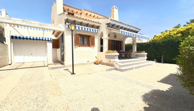 Resale - Detached Villa - Orihuela Costa - La Zenia