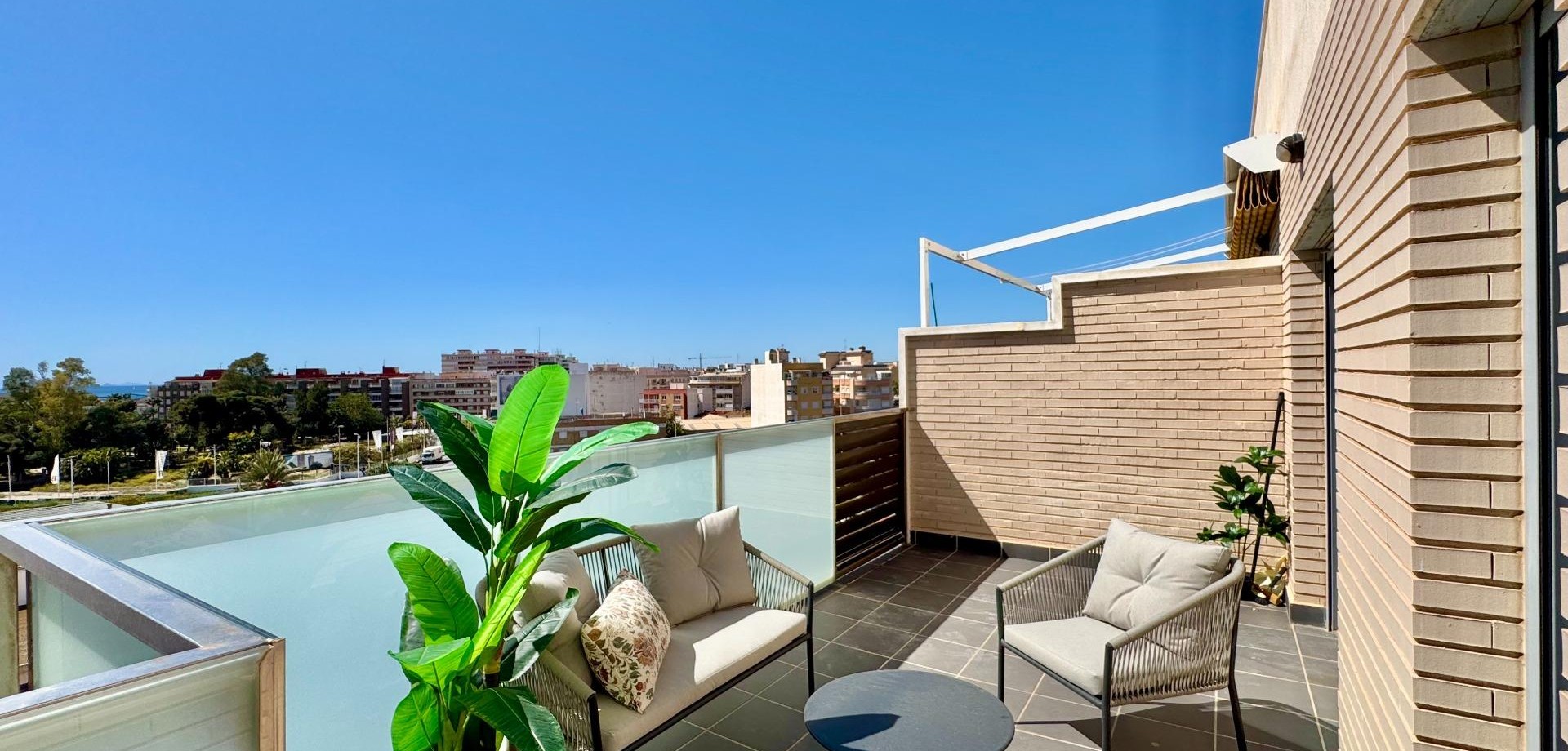 Apartment in Torrevieja - Image 2
