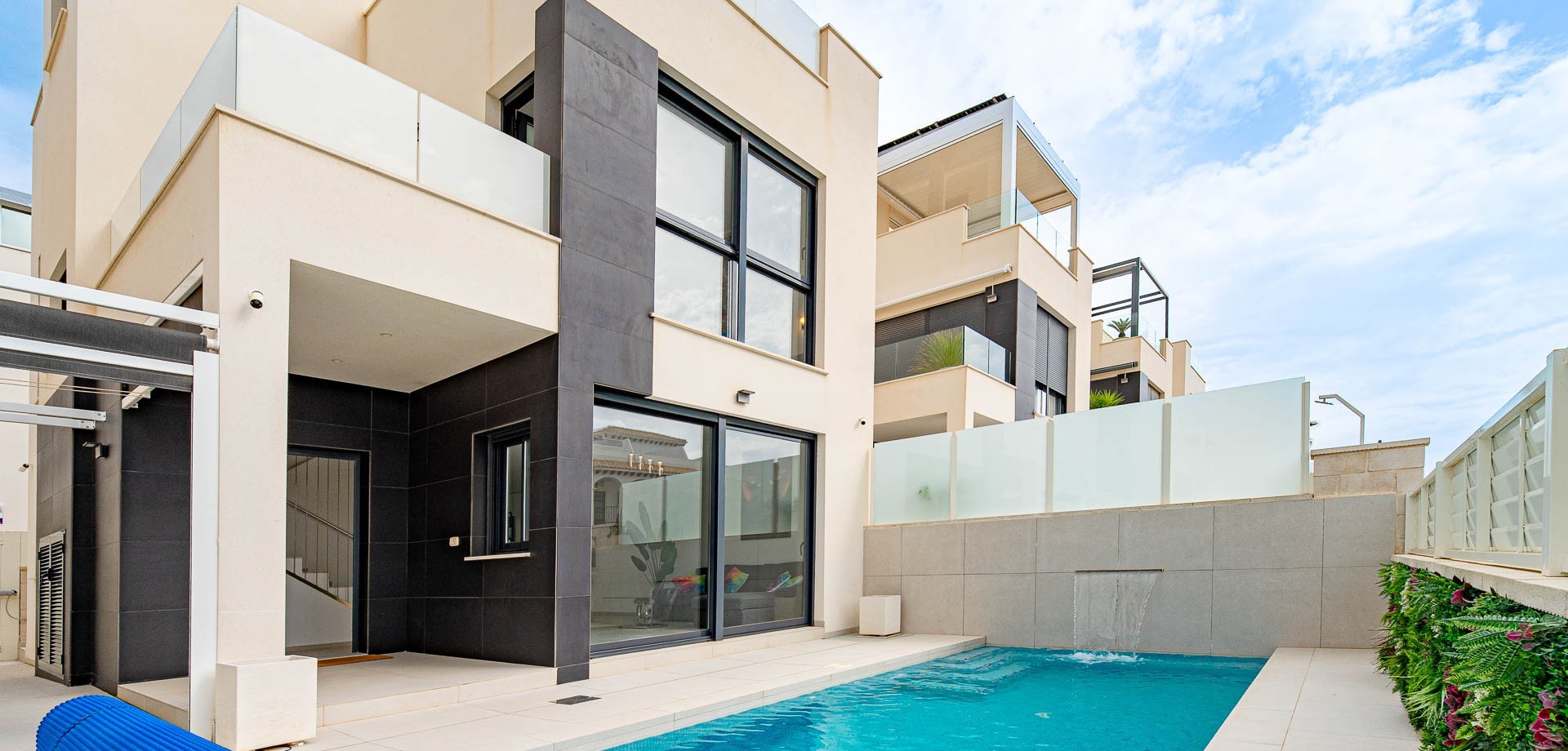 House in Punta Prima - view 1