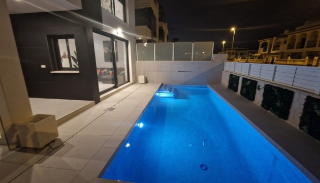 Resale - Detached Villa - Orihuela Costa - Punta Prima