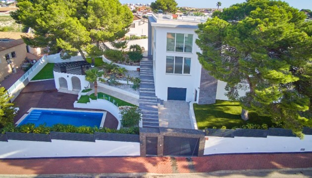 Resale - Detached Villa - Torrevieja - Los Balcones - Los Altos del Edén